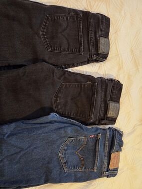 Levi's Women's Skinny Jeans in Black and Blue Denim